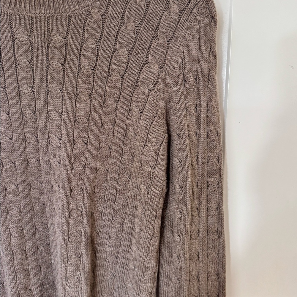 GAP Brown Cable Knit Sweater in Size Medium - Picture 4 of 8